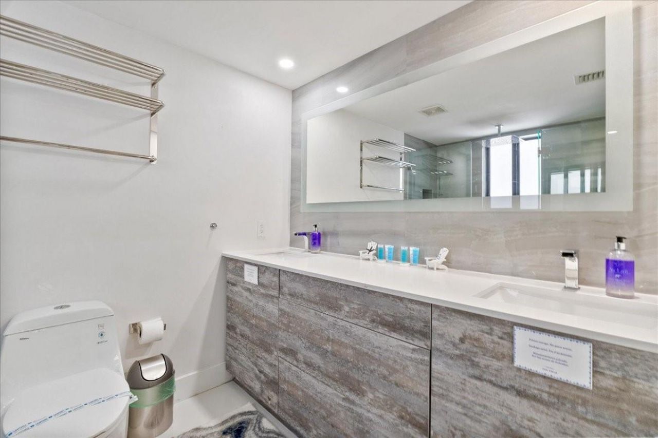 2911 N Ocean Drive, Hollywood, FL 33019 Photo