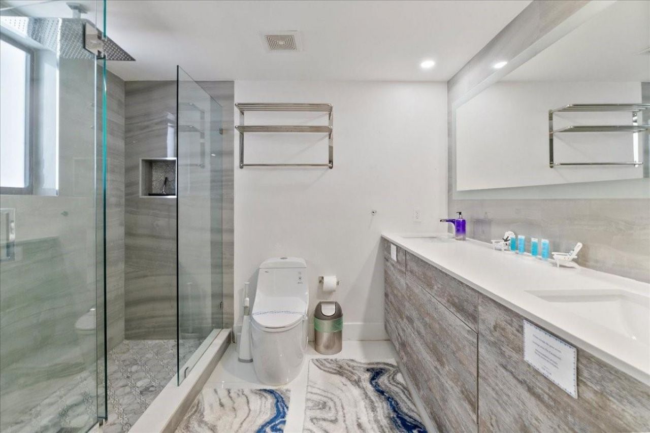 2911 N Ocean Drive, Hollywood, FL 33019 Photo