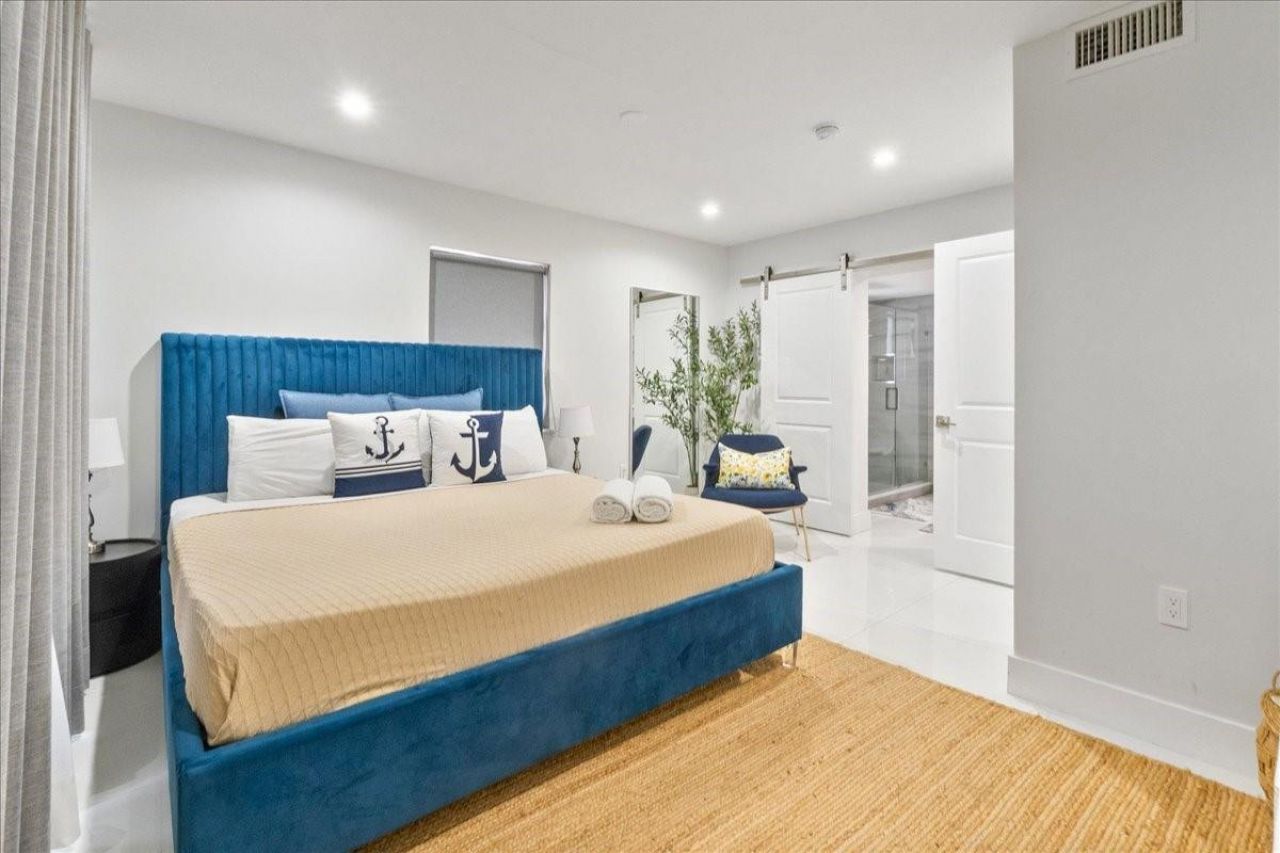 2911 N Ocean Drive, Hollywood, FL 33019 Photo