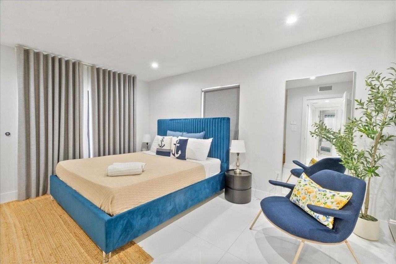 2911 N Ocean Drive, Hollywood, FL 33019 Photo