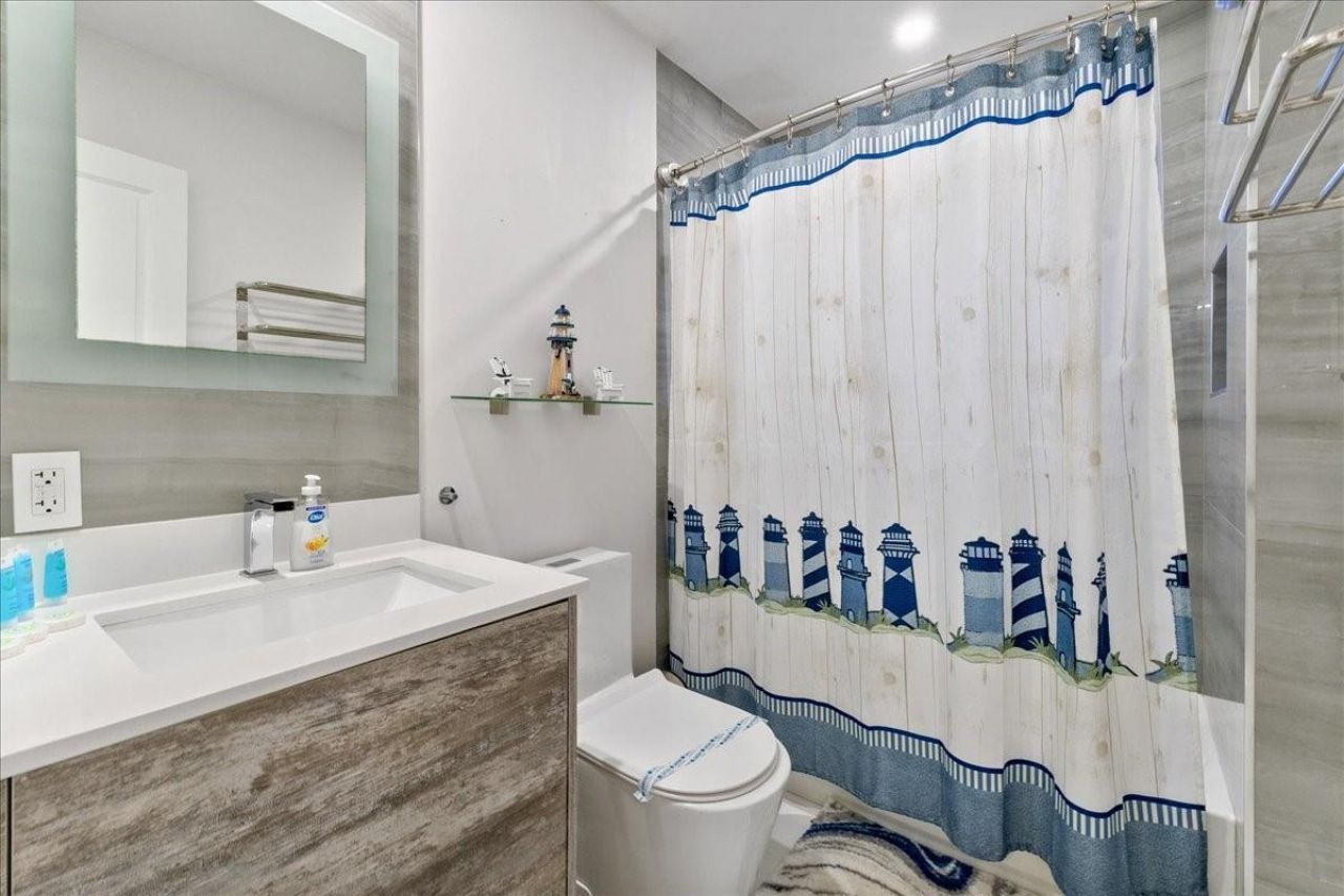 2911 N Ocean Drive, Hollywood, FL 33019 Photo