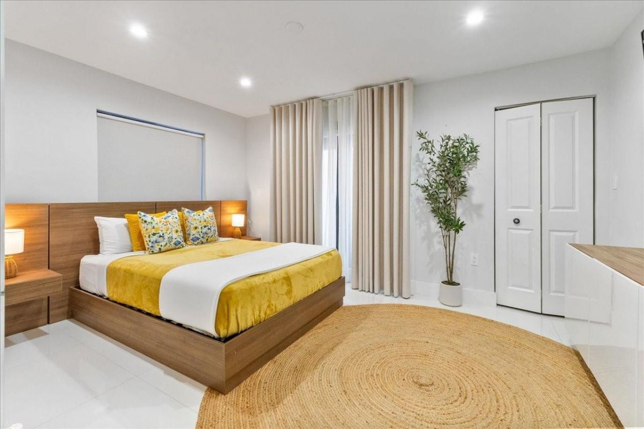 2911 N Ocean Drive, Hollywood, FL 33019 Photo