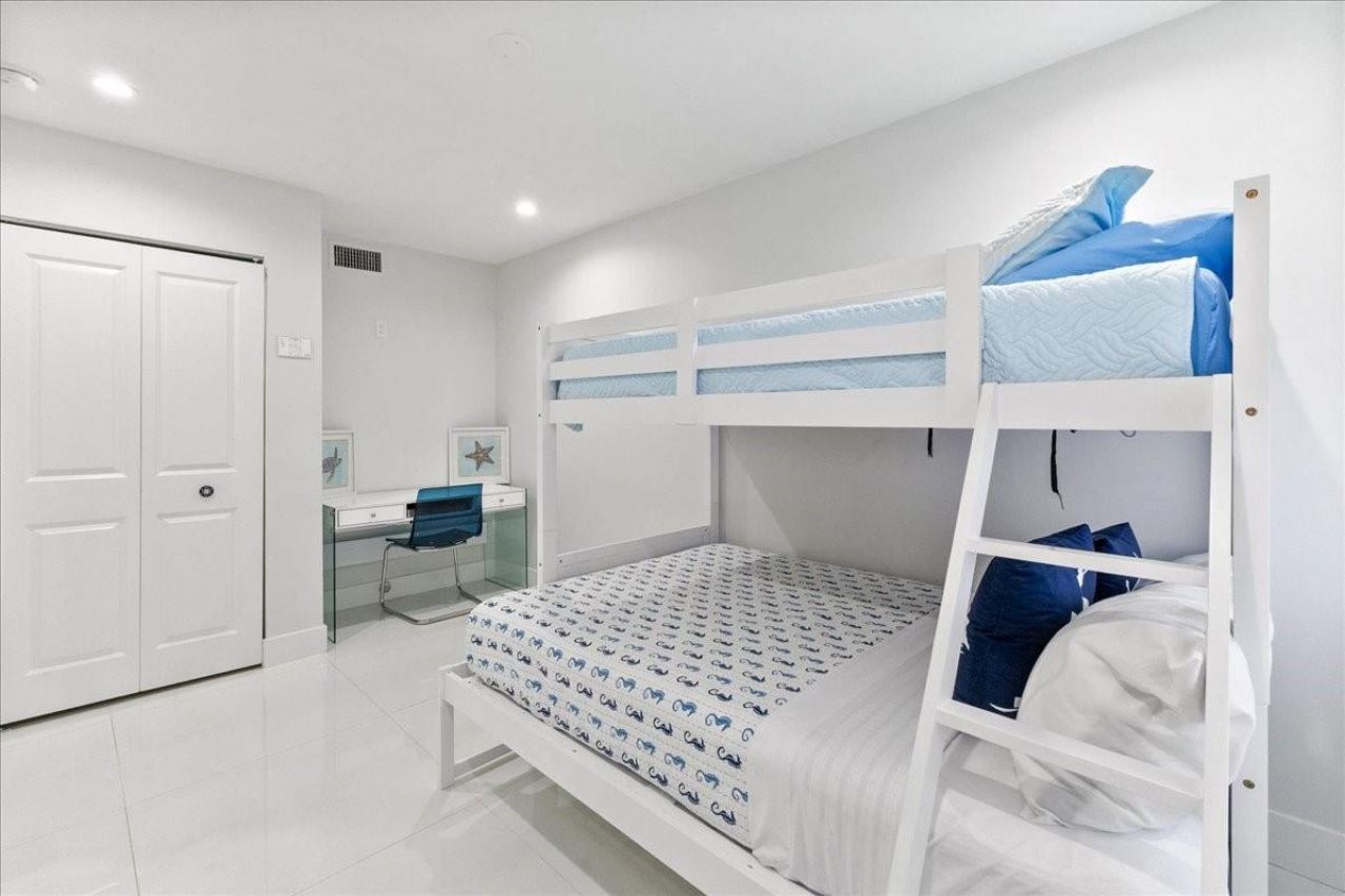 2911 N Ocean Drive, Hollywood, FL 33019 Photo