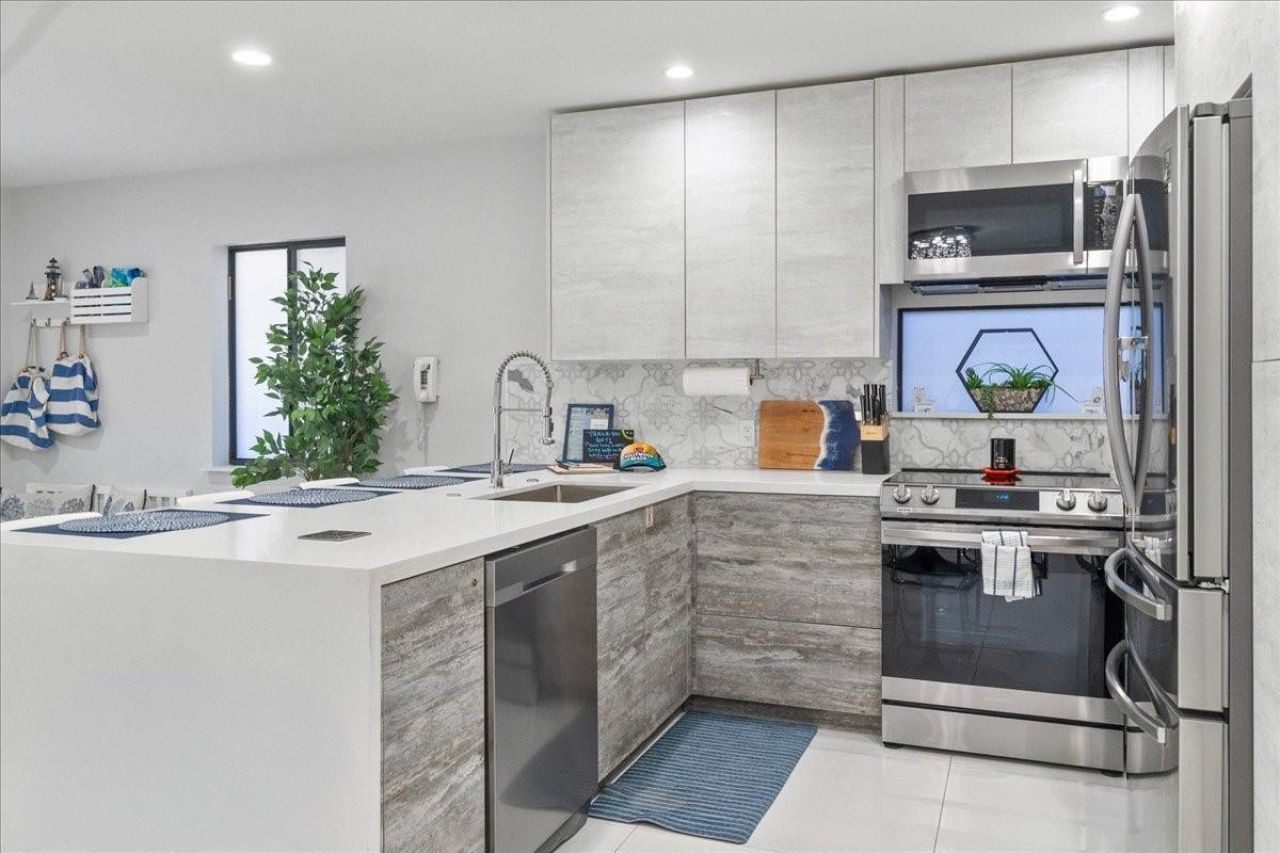 2911 N Ocean Drive, Hollywood, FL 33019 Photo