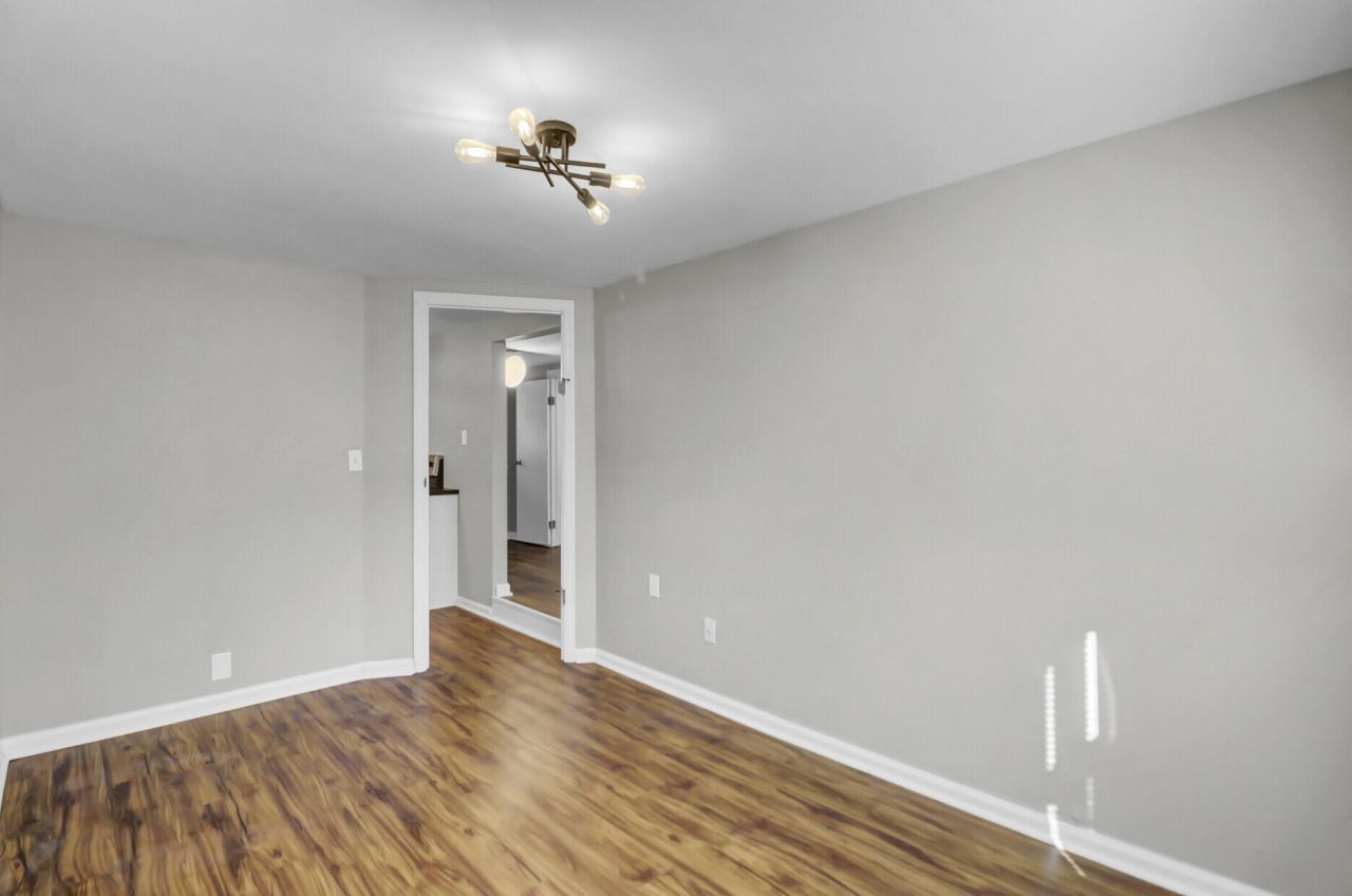 2021 Fremont Street Photo 16