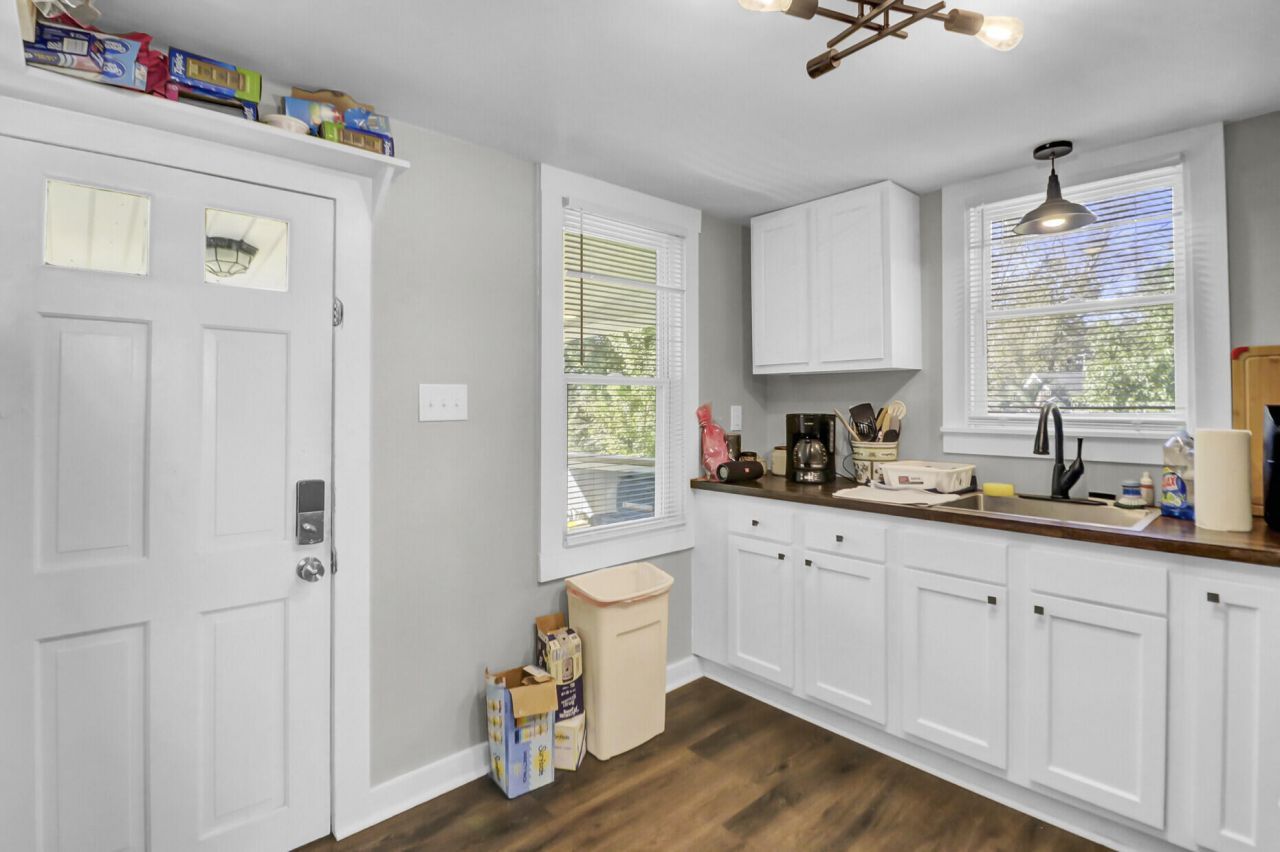 2021 Fremont Street Photo 25