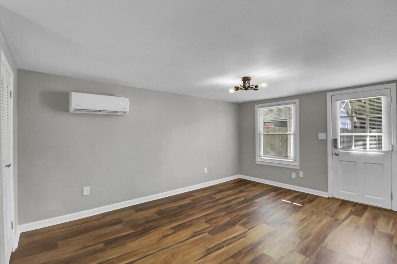 2021 Fremont Street Photo 6