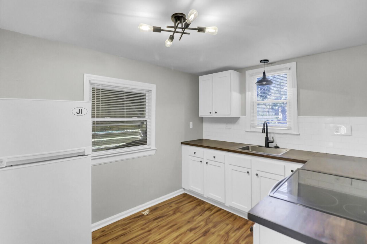 2021 Fremont Street Photo 9