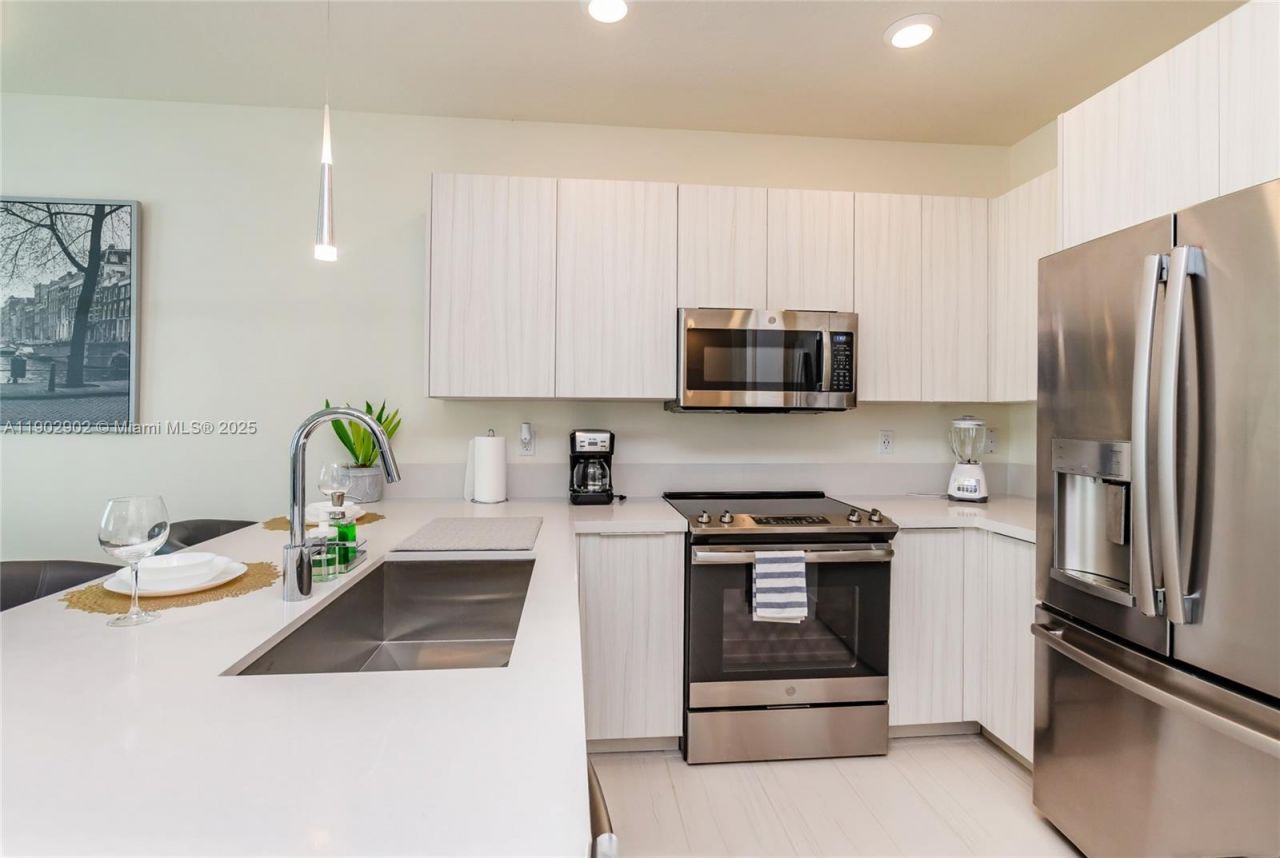 6416 NW 102nd Ct, Unit 302, Doral, FL 33178 Photo