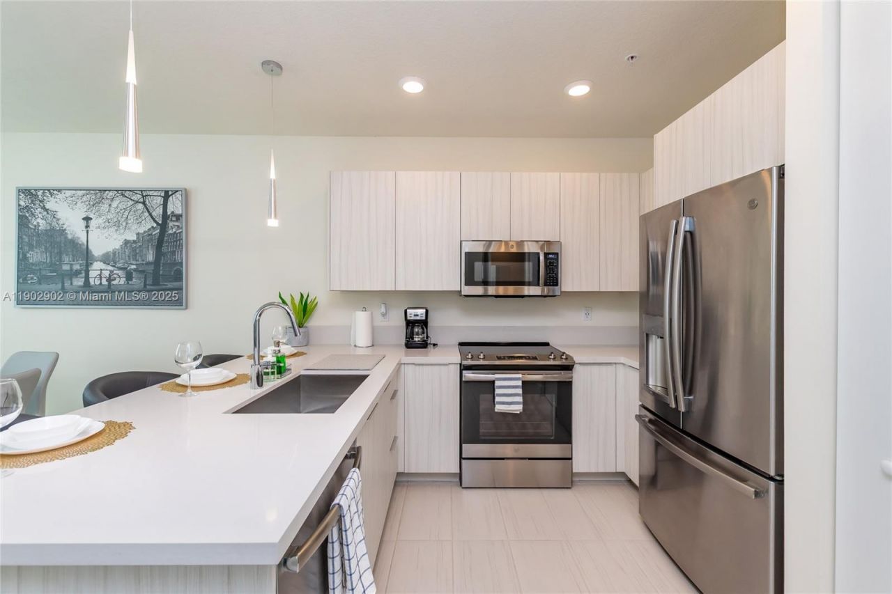 6416 NW 102nd Ct, Unit 302, Doral, FL 33178 Photo