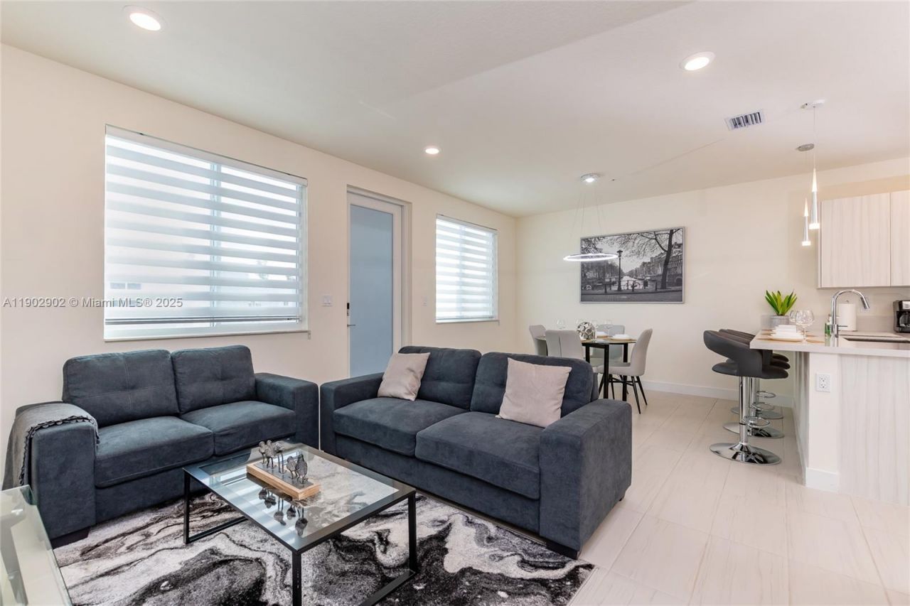 6416 NW 102nd Ct, Unit 302, Doral, FL 33178 Photo