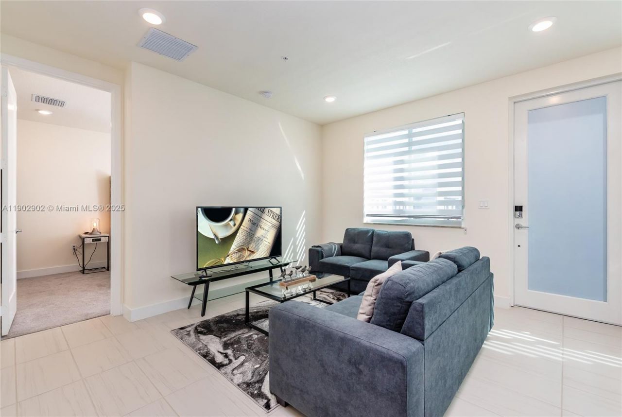 6416 NW 102nd Ct, Unit 302, Doral, FL 33178 Photo