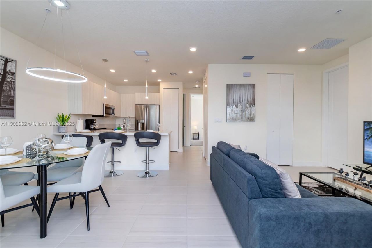 6416 NW 102nd Ct, Unit 302, Doral, FL 33178 Photo