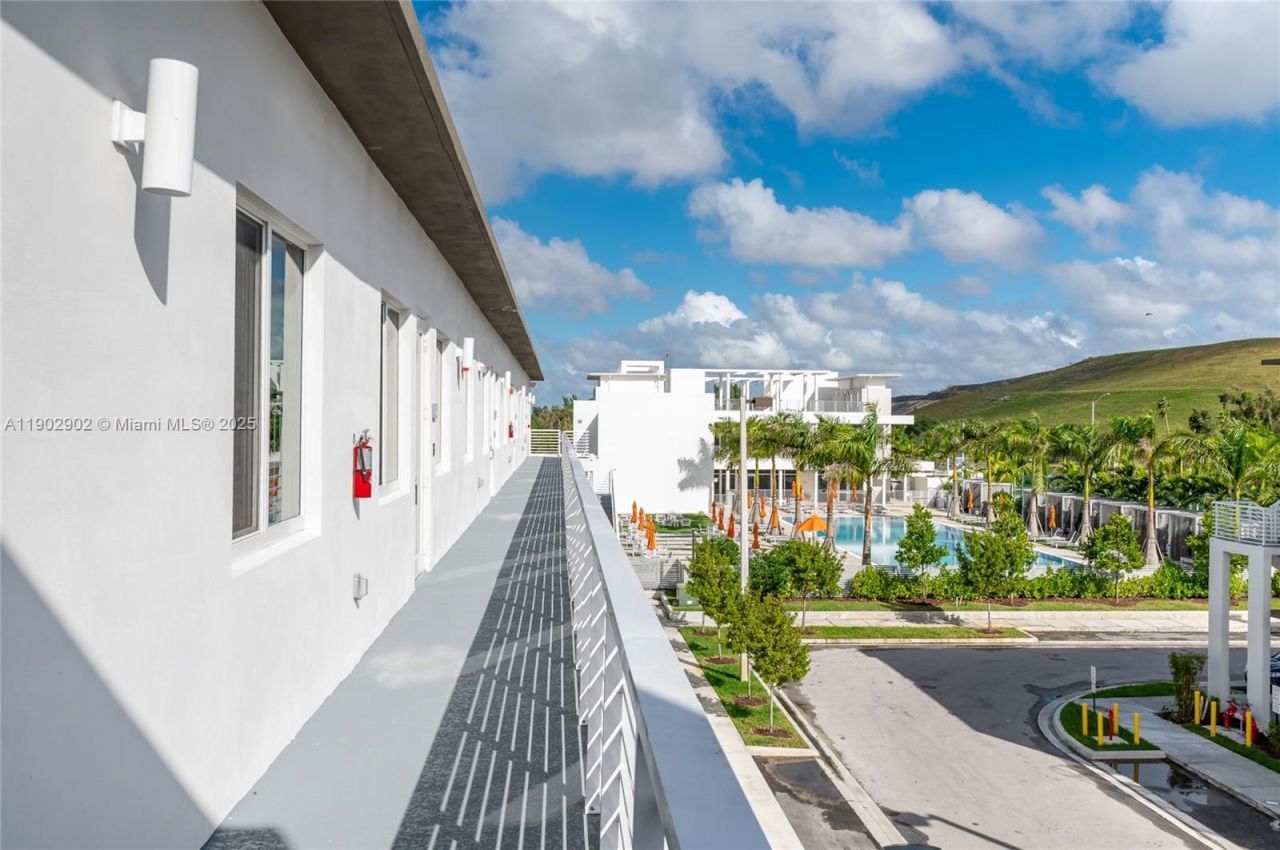 6416 NW 102nd Ct, Unit 302, Doral, FL 33178 Photo