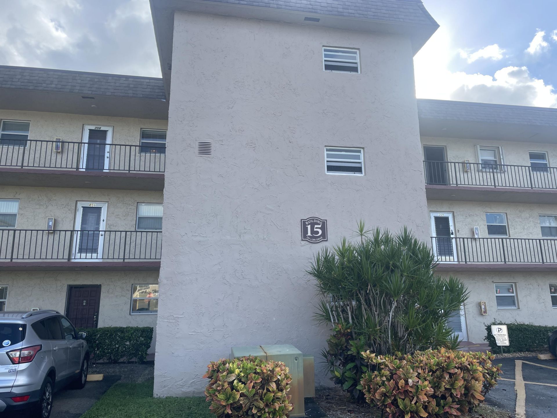 701 Lori Drive, Unit 202, Palm Springs, FL 33461 Photo