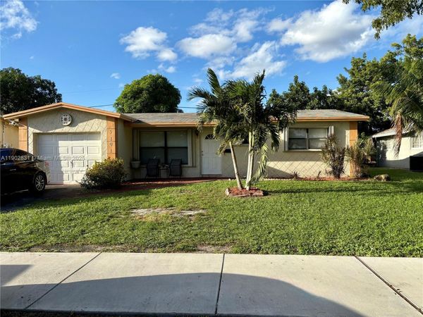 4801 NW 19th St, Lauderhill, FL 33313