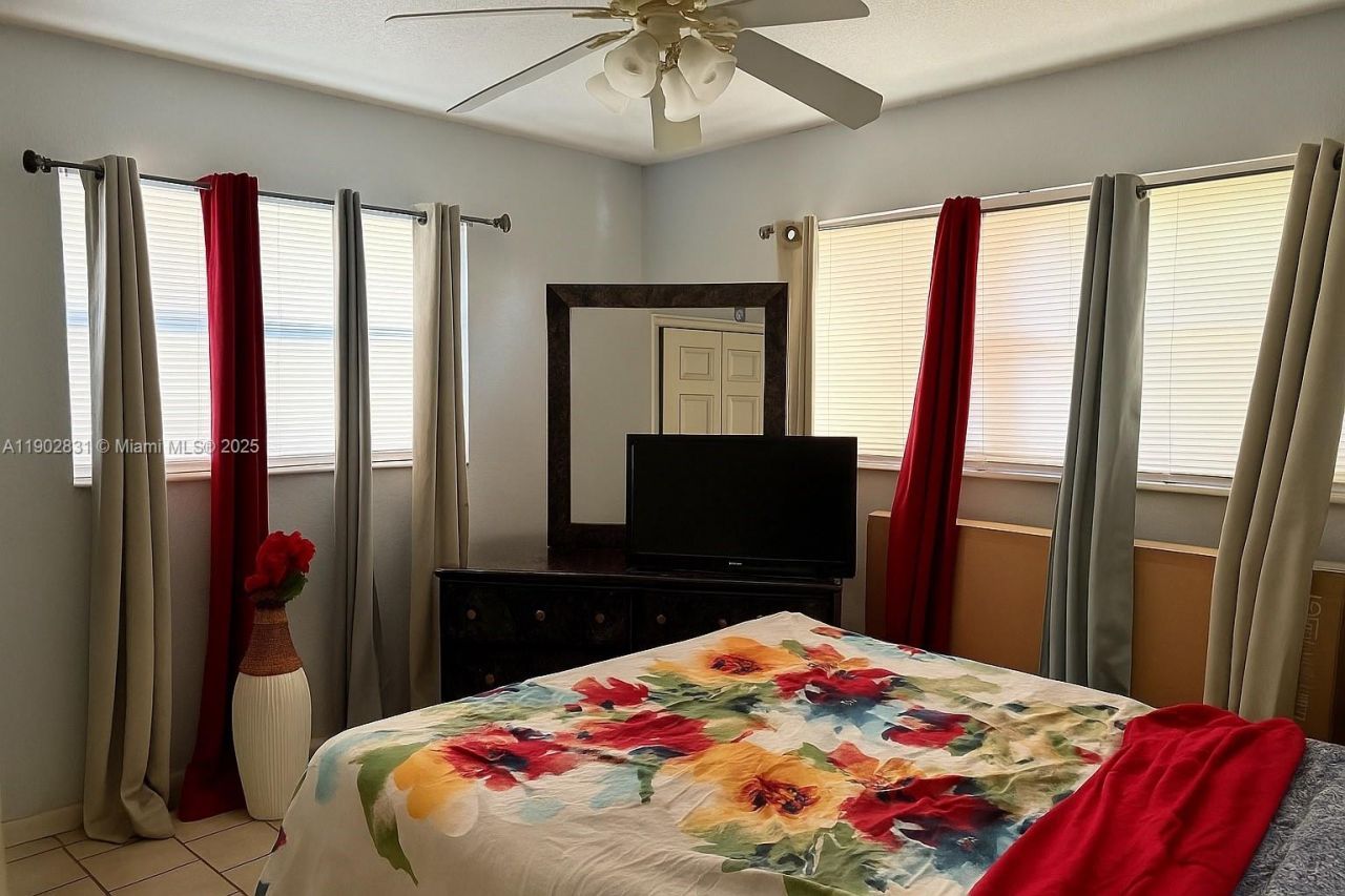 4801 NW 19th St, Lauderhill, FL 33313 Photo