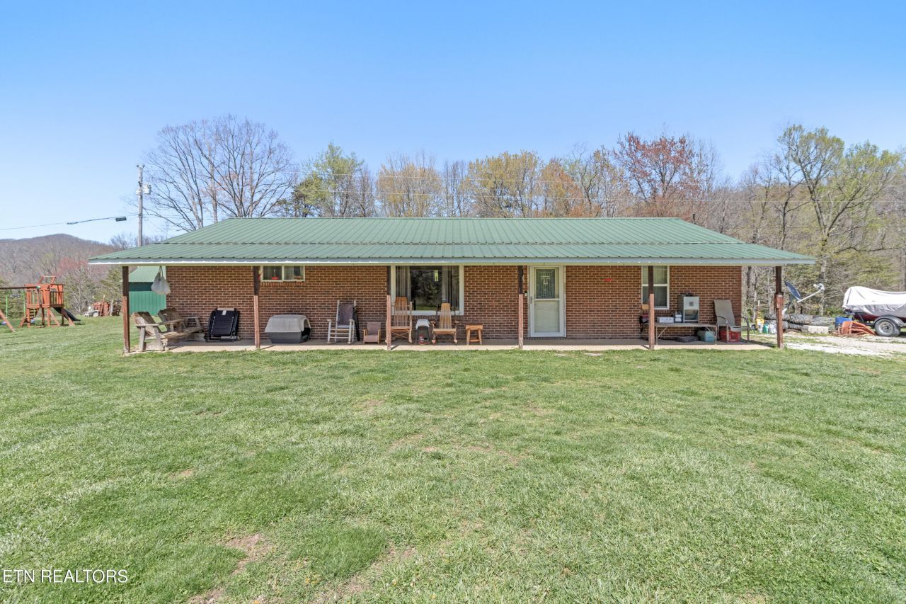 181 Mullins Lane, Sunbright, TN 37872 Main Photo