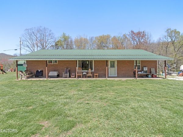 181 Mullins Lane, Sunbright, TN 37872