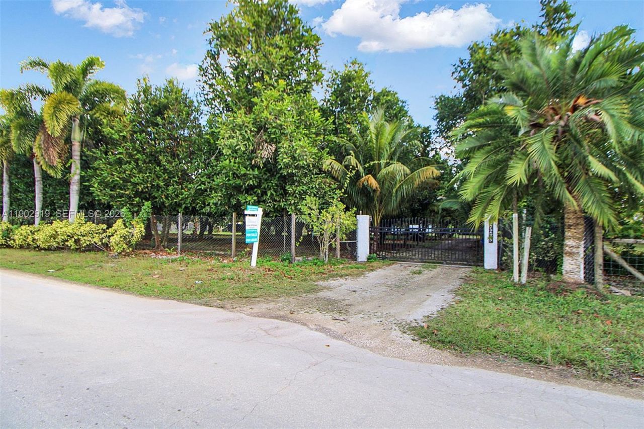 37225 SW 214th Ave, Homestead, FL 33034 Photo
