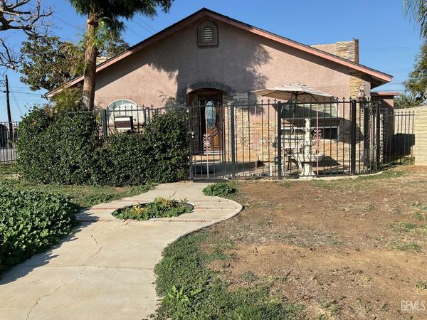 1302 E 19th Street, Bakersfield, CA 93305
