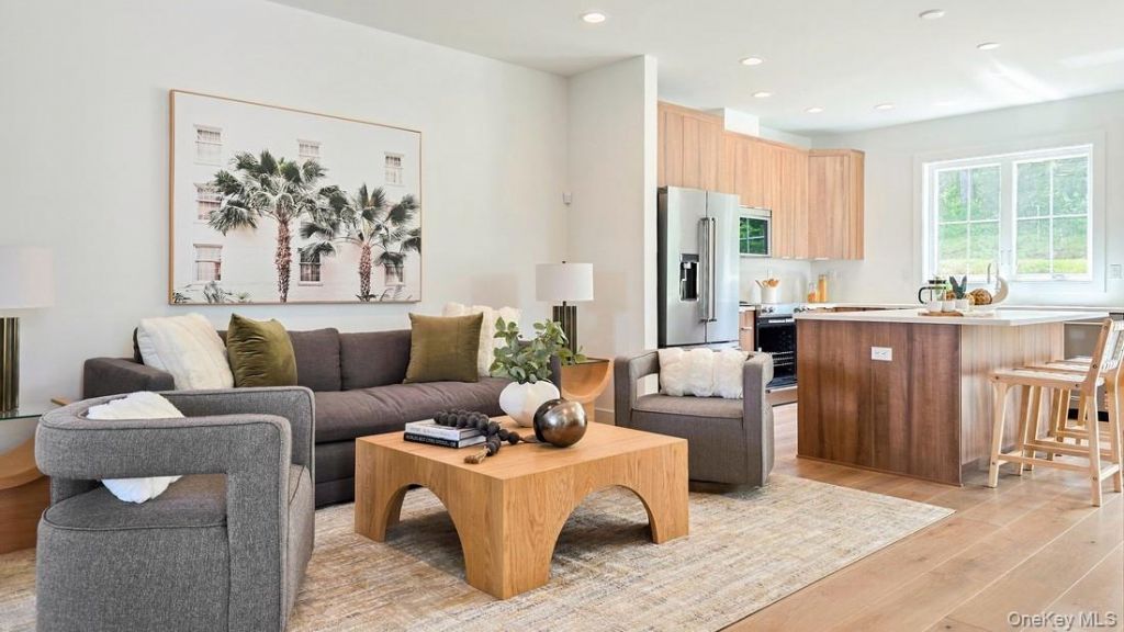 5108 Teaberry Lane, Unit 32, Fishkill, NY 12524 Main Photo