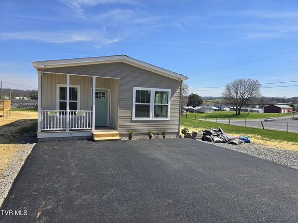 2204 Oak St Street, Gray, TN 37615