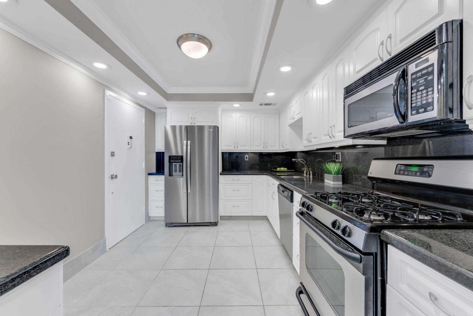 2030 S Ocean Drive, Unit 414, Hallandale Beach, FL 33009 Photo