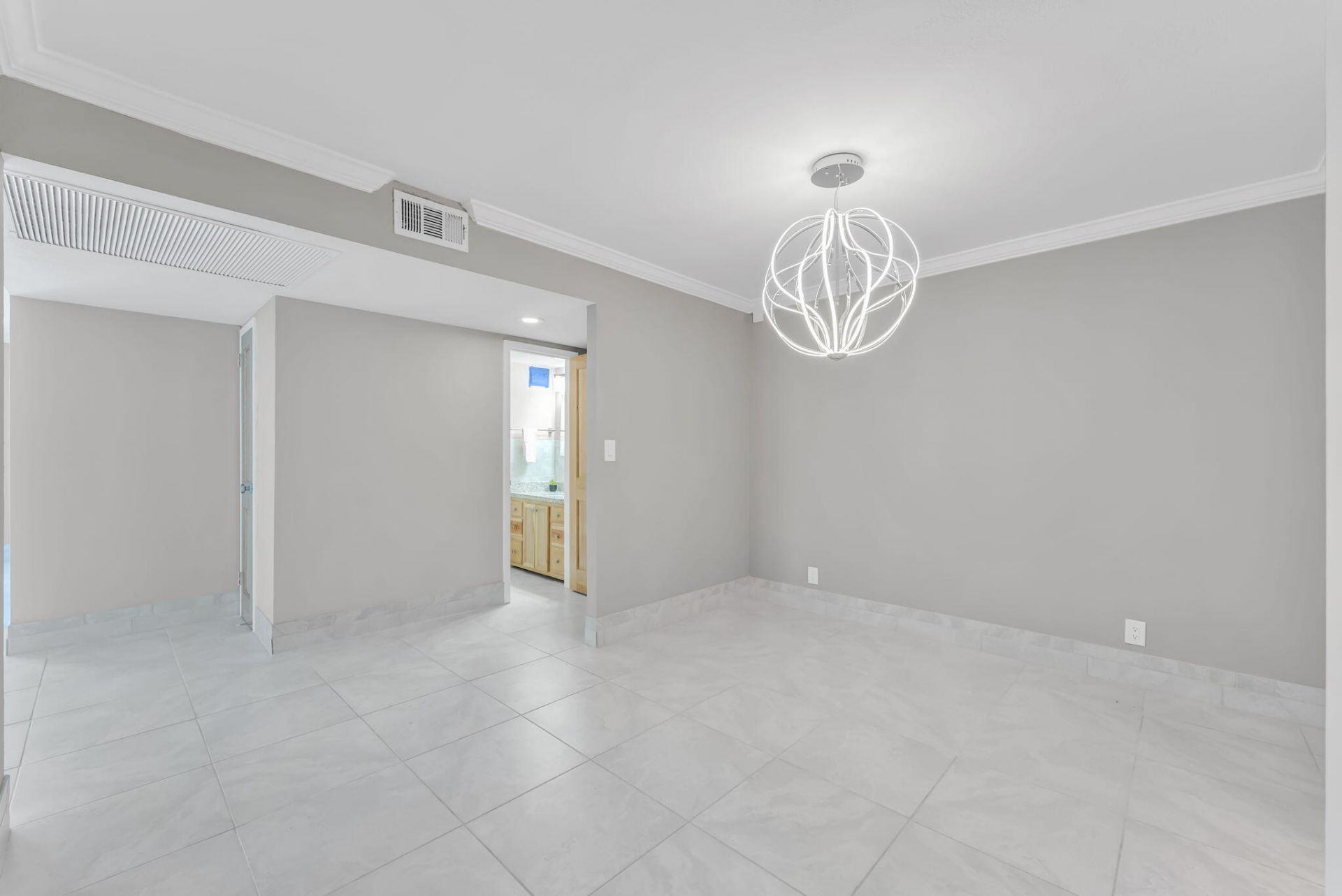 2030 S Ocean Drive, Unit 414, Hallandale Beach, FL 33009 Photo