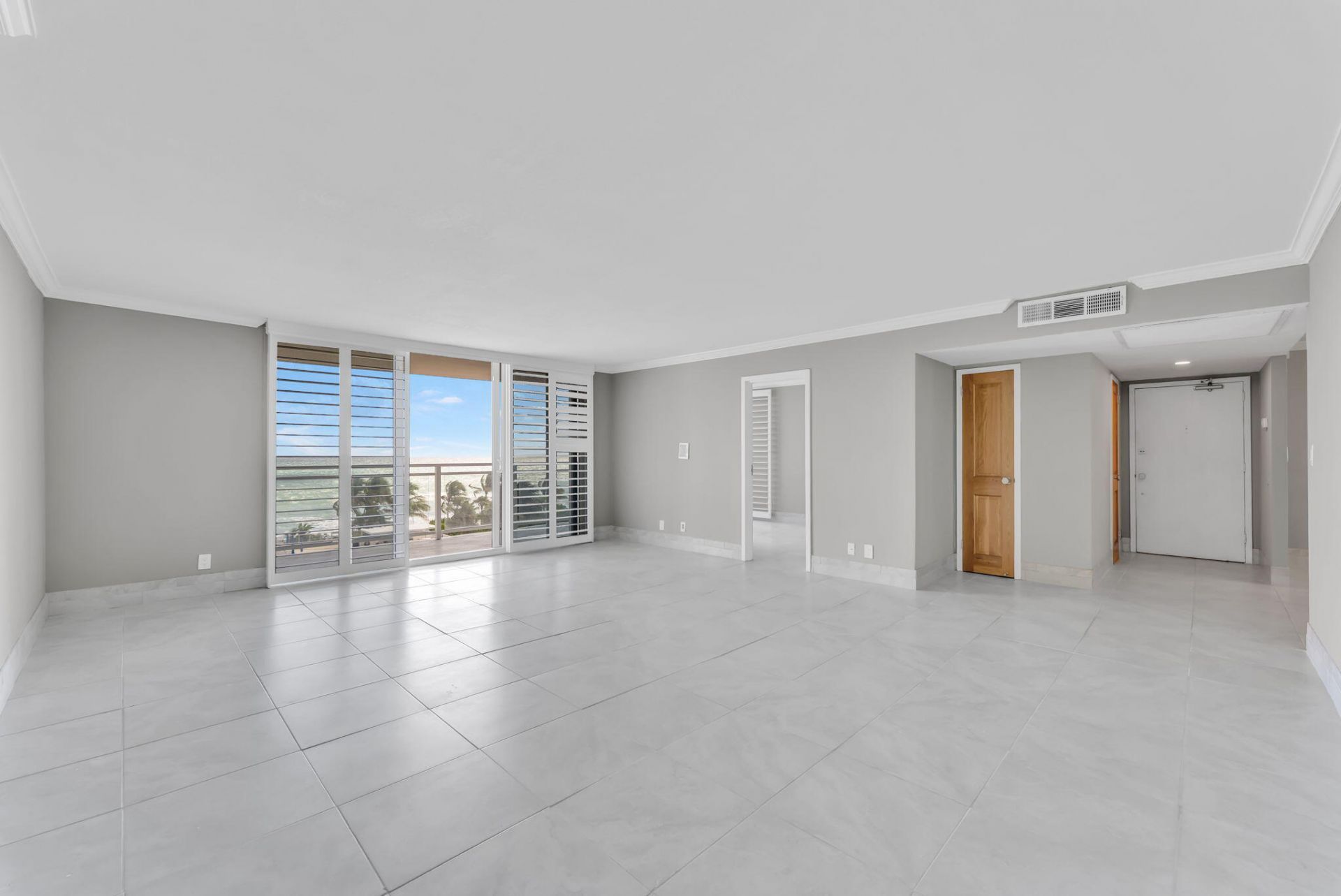 2030 S Ocean Drive, Unit 414, Hallandale Beach, FL 33009 Photo