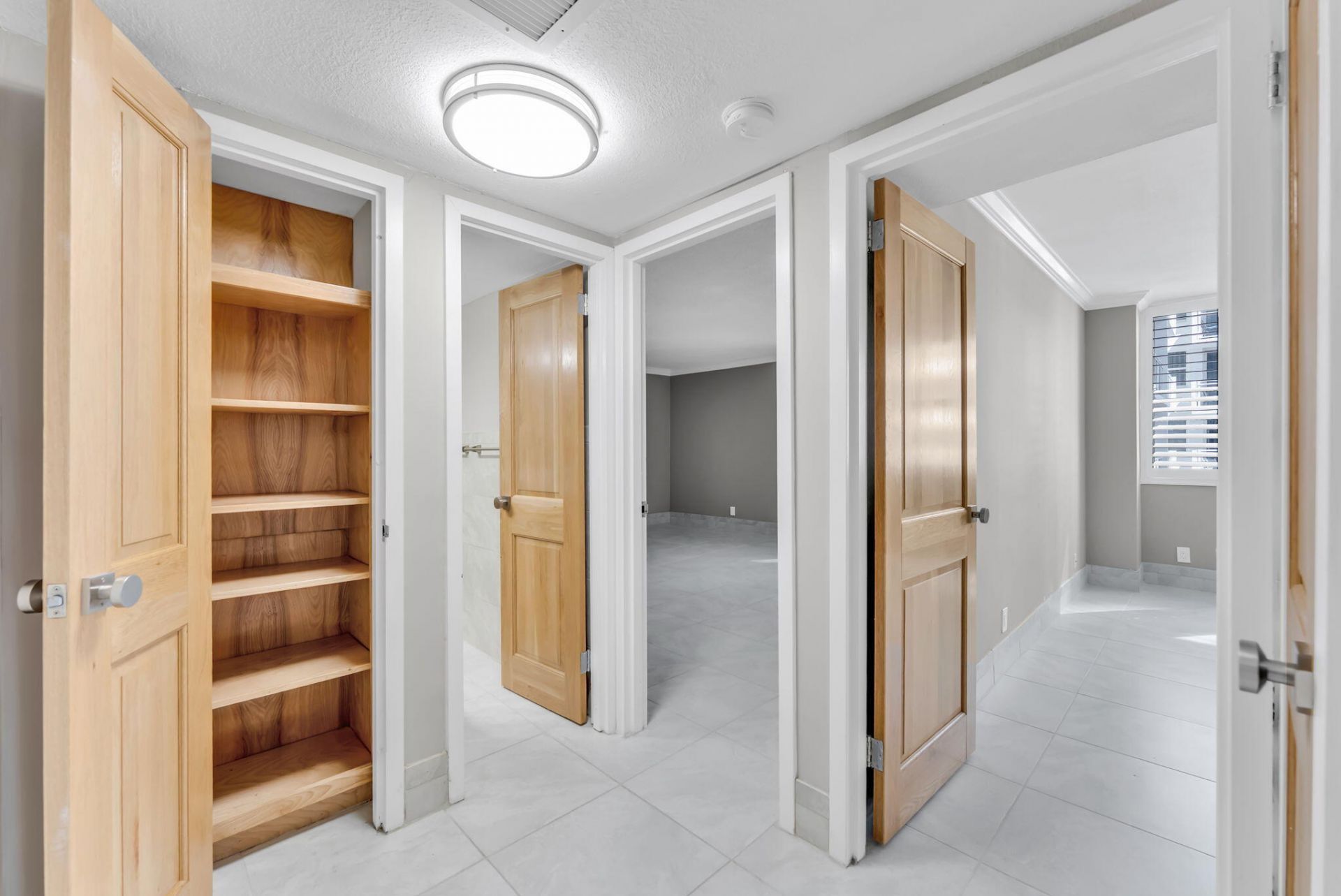 2030 S Ocean Drive, Unit 414, Hallandale Beach, FL 33009 Photo