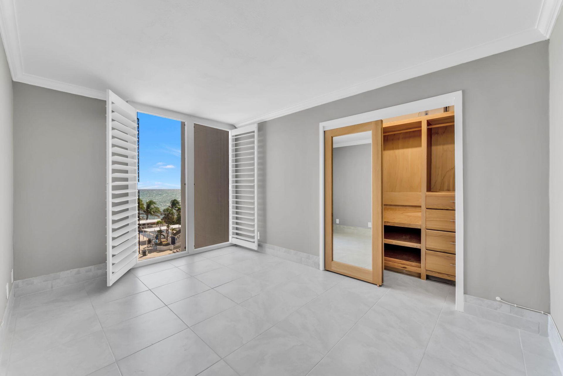 2030 S Ocean Drive, Unit 414, Hallandale Beach, FL 33009 Photo