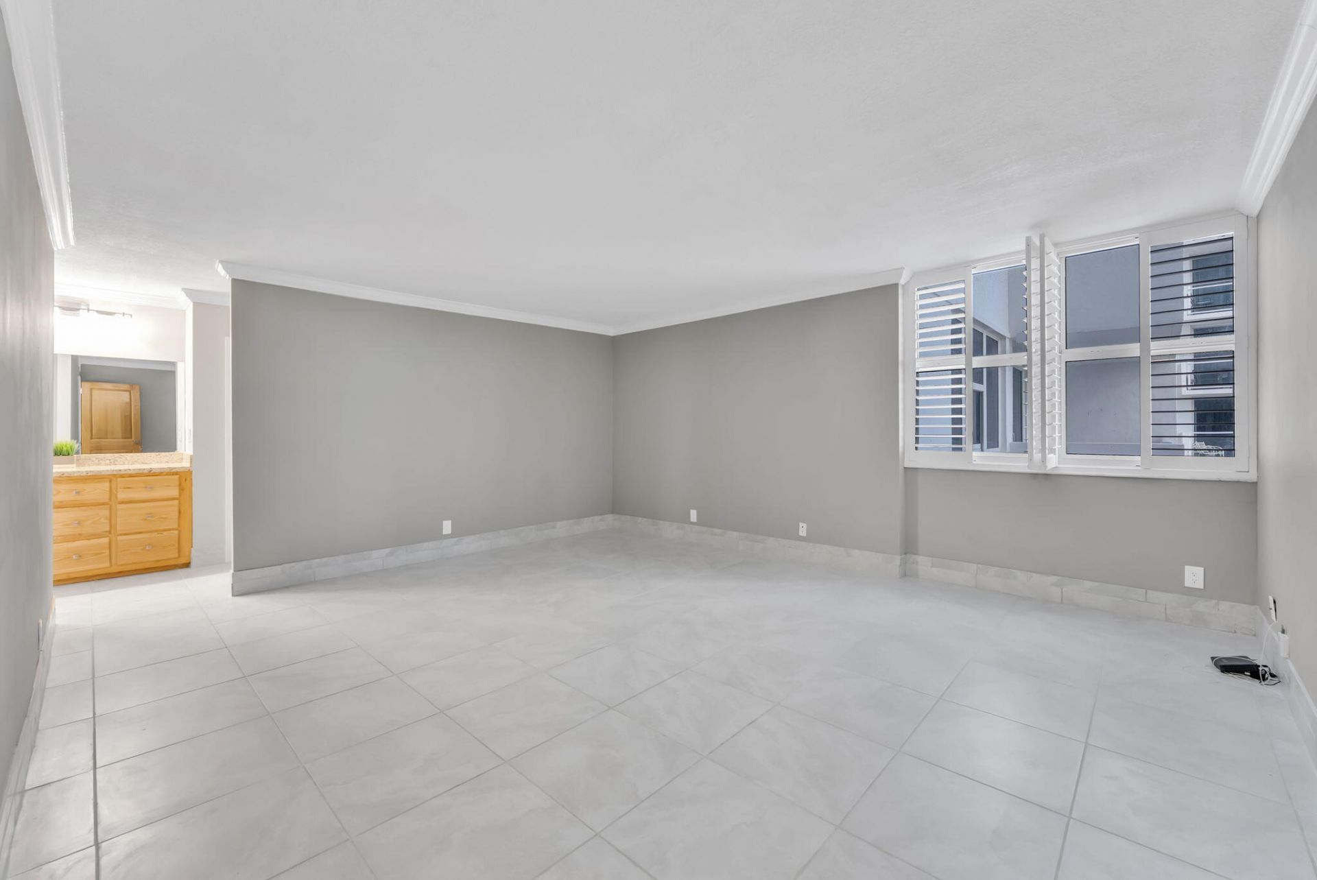 2030 S Ocean Drive, Unit 414, Hallandale Beach, FL 33009 Photo