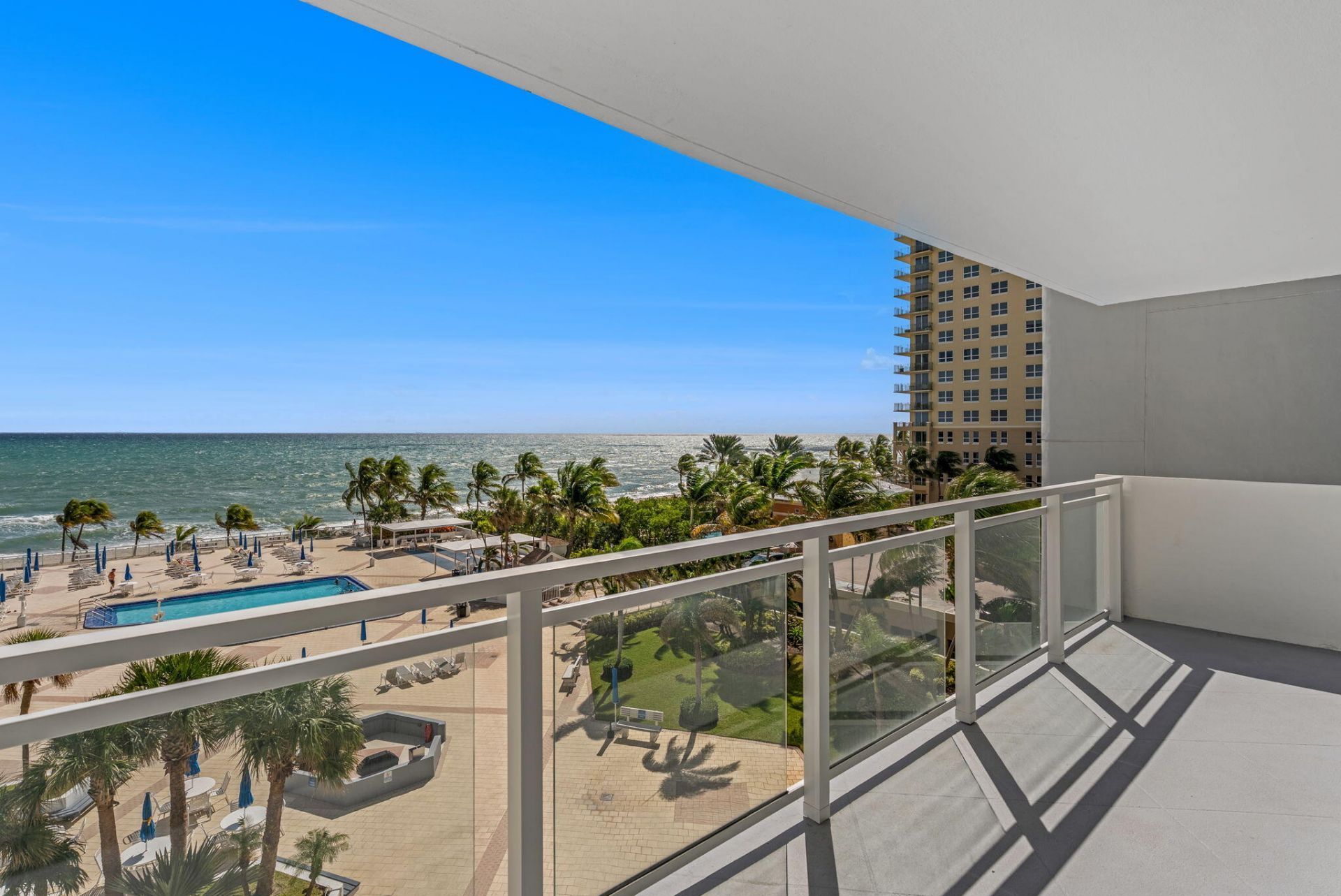 2030 S Ocean Drive, Unit 414, Hallandale Beach, FL 33009 Photo