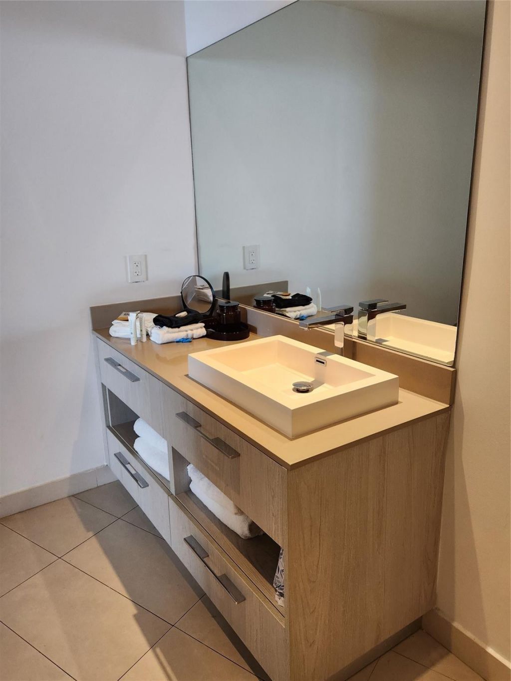 4111 S Ocean Drive, Unit 2107, Hollywood, FL 33019 Photo