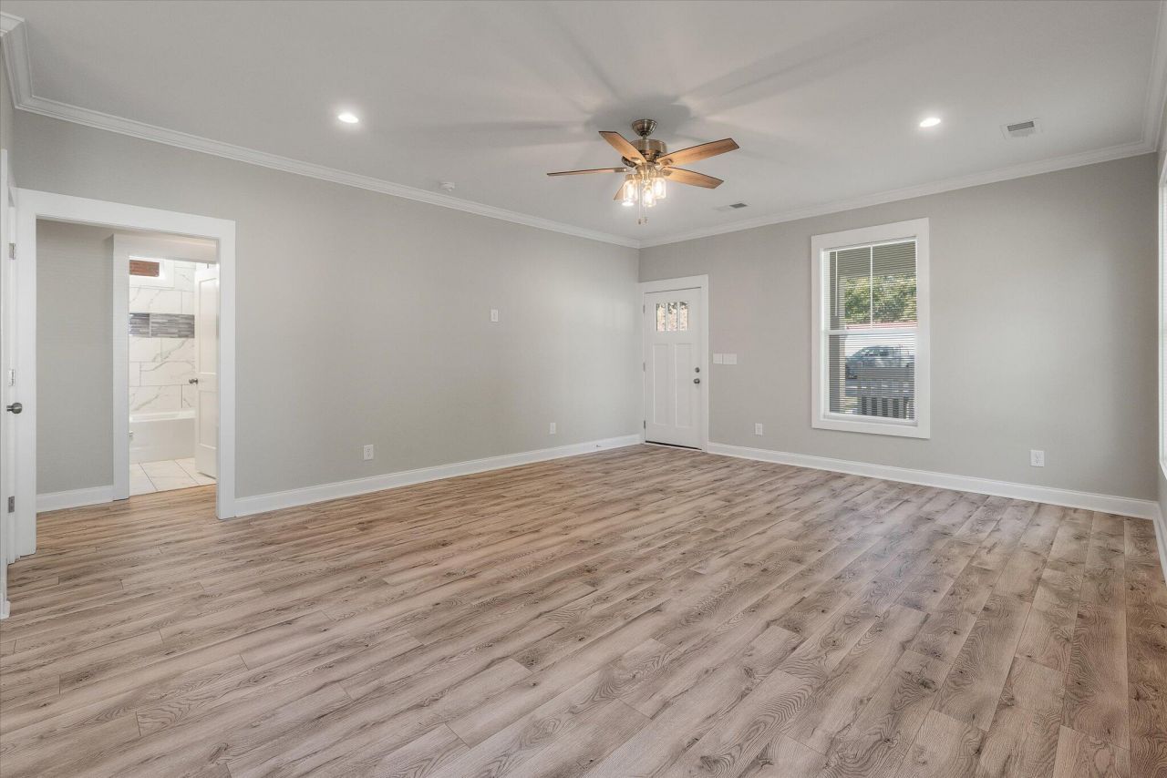 4566 Durant Avenue Photo 10