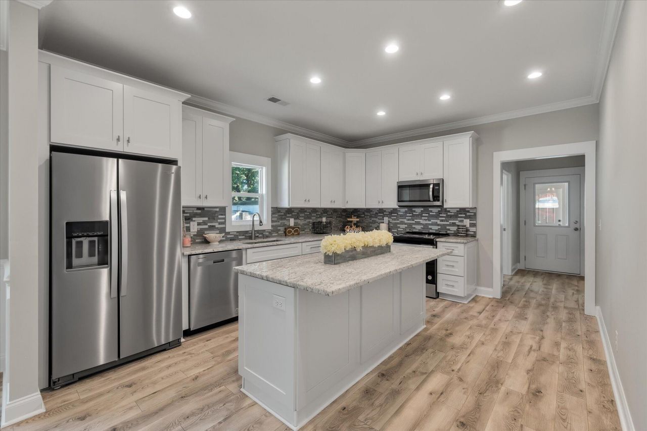 4566 Durant Avenue Photo 15