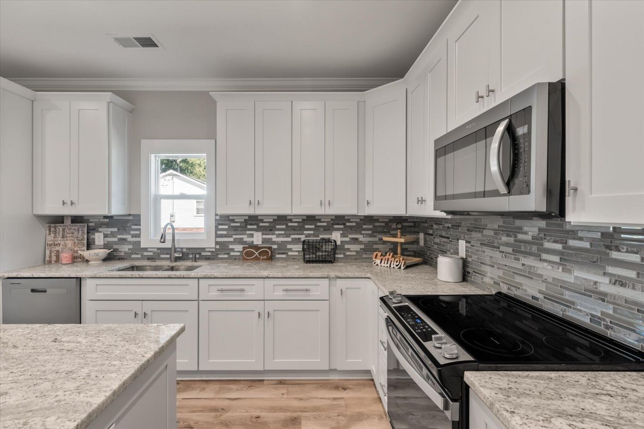 4566 Durant Avenue Photo 18