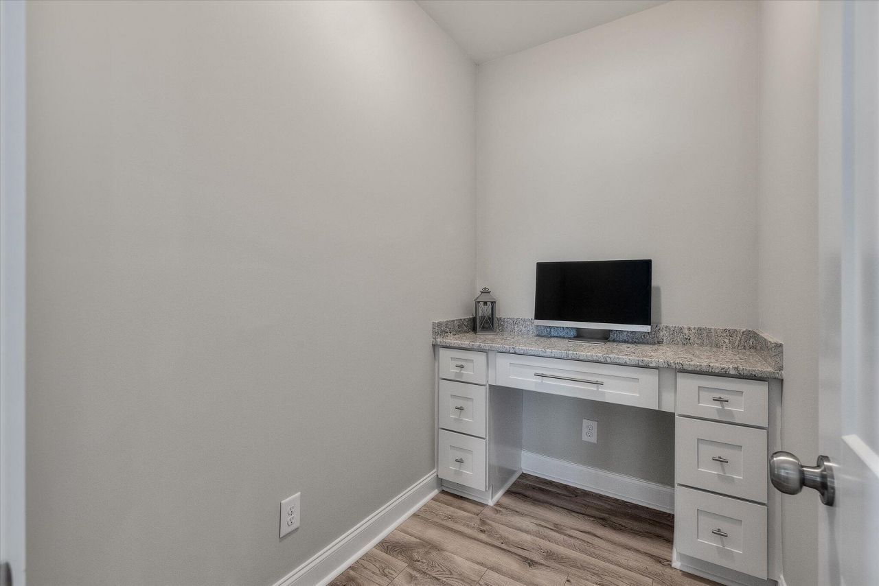 4566 Durant Avenue Photo 34