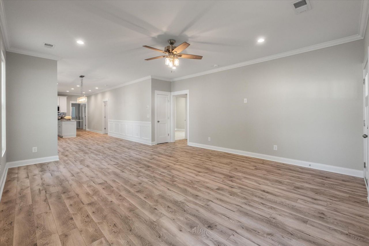 4566 Durant Avenue Photo 9