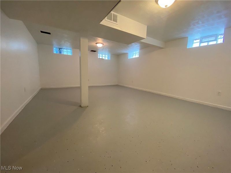 854 E 258th Street, Euclid, OH 44132 Photo 11