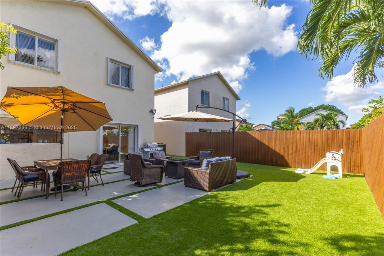 13809 SW 161st Ter, Miami, FL 33177 Photo