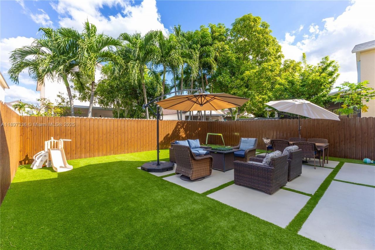 13809 SW 161st Ter, Miami, FL 33177 Photo