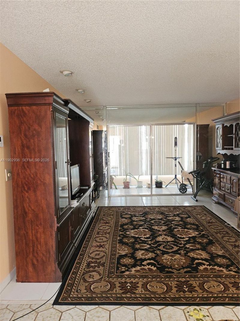 5121 W Oakland Park Blvd, Unit 211, Lauderdale Lakes, FL 33313 Photo