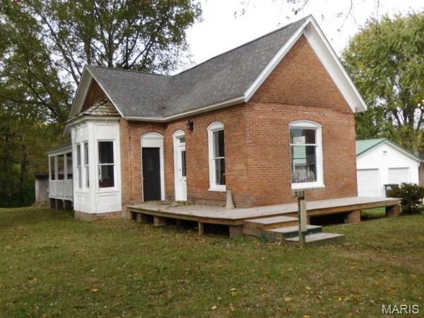 233 S Eagan Street, Kinmundy, IL 62854