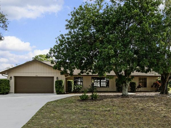 560 W Forest Trail, Vero Beach, FL 32962