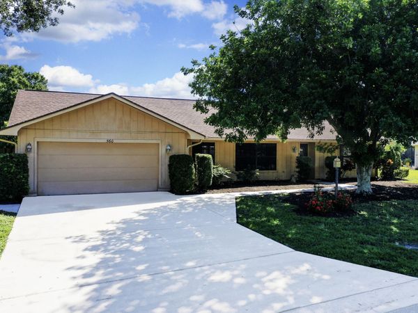 560 W Forest Trail, Vero Beach, FL 32962