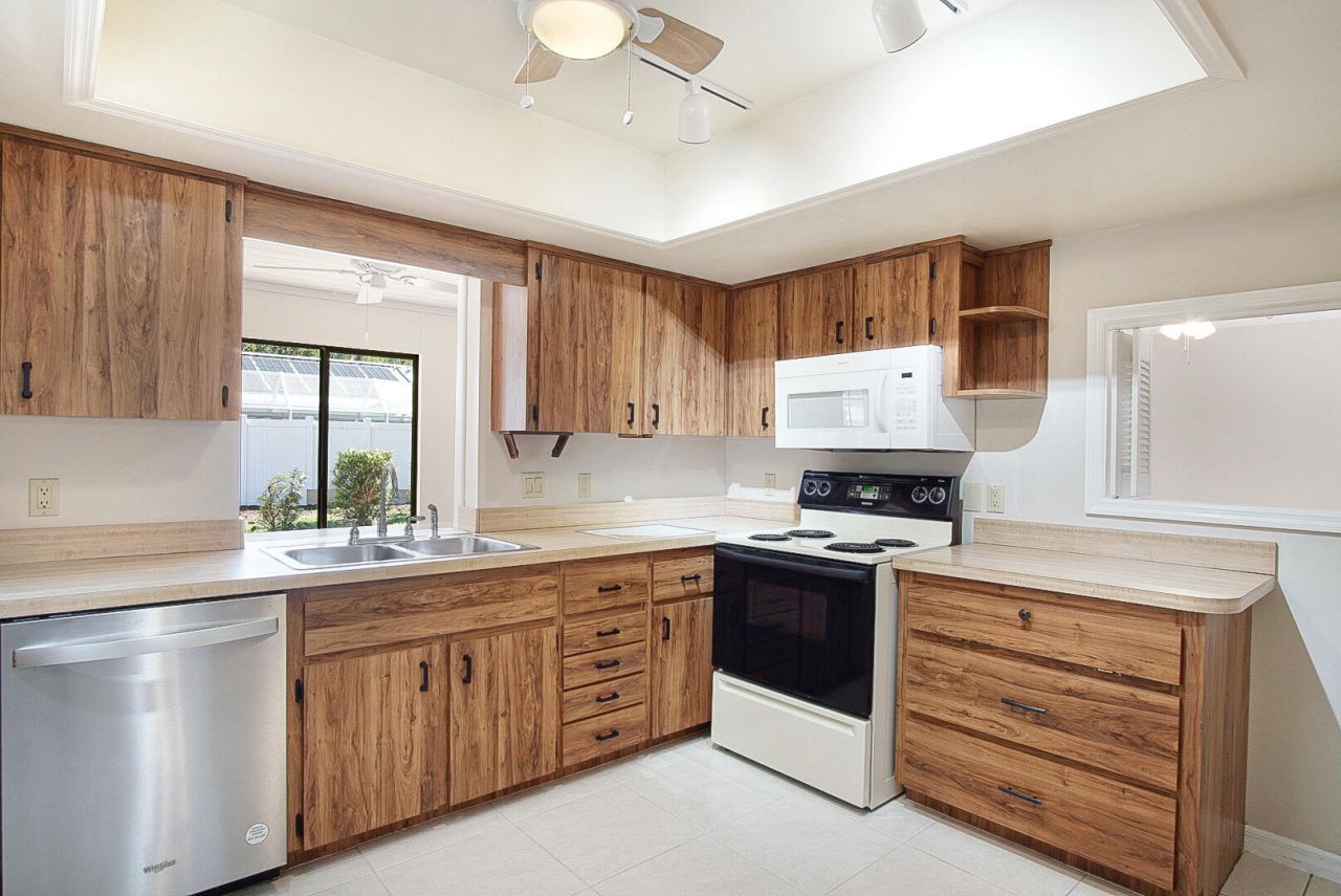 560 W Forest Trail, Vero Beach, FL 32962 Photo