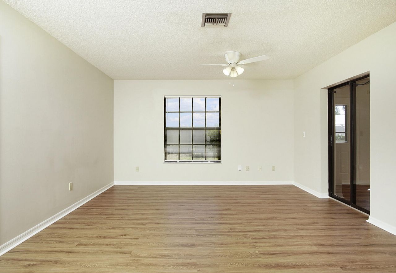 560 W Forest Trail, Vero Beach, FL 32962 Photo