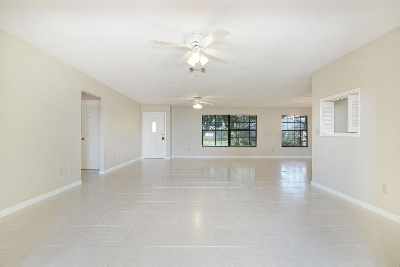 560 W Forest Trail, Vero Beach, FL 32962 Photo